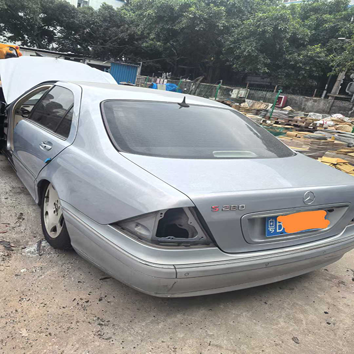 <strong>脱审车报废回收长期高价回收各种品牌报废车</strong>